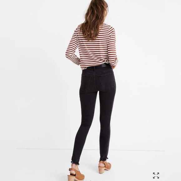 Madewell 10" High-Rise Skinny Jeans in Berkeley Black: Button-Through Edition - Picture 2 of 10